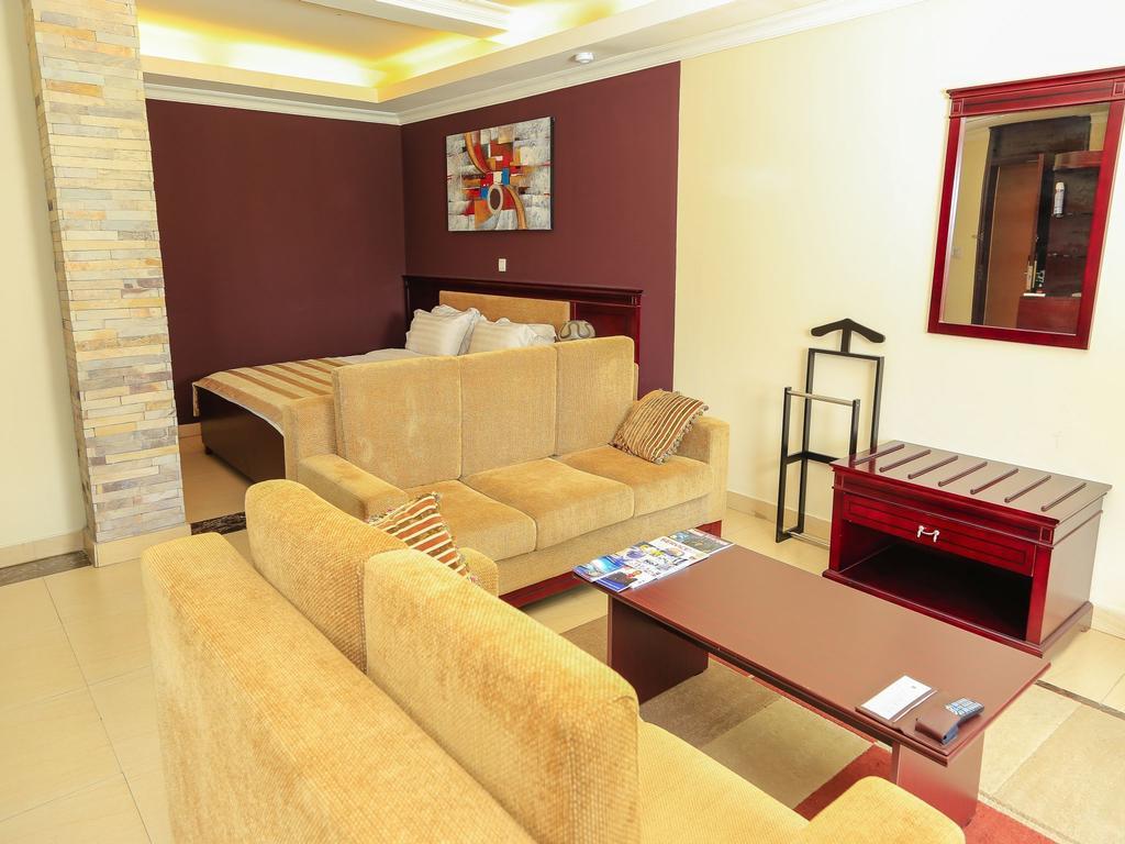 Roca Golf Hotel บุจัมบุรา ห้อง รูปภาพ