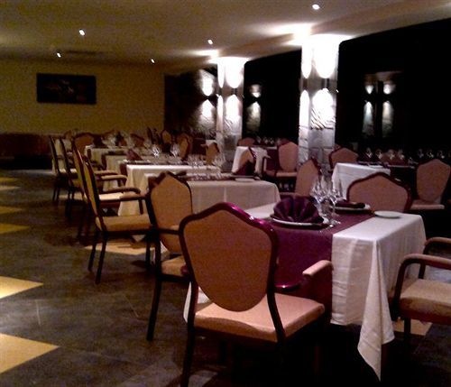 Roca Golf Hotel บุจัมบุรา ภายนอก รูปภาพ