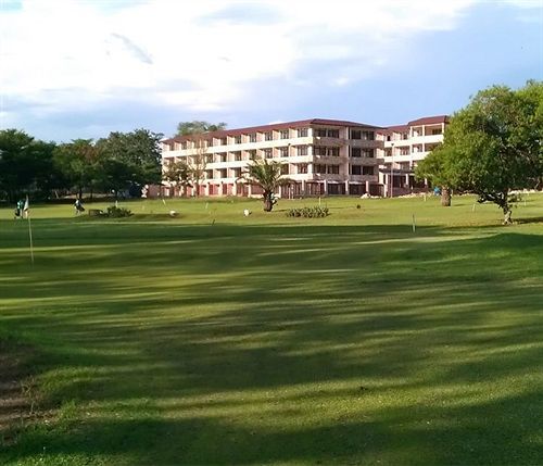 Roca Golf Hotel บุจัมบุรา ภายนอก รูปภาพ